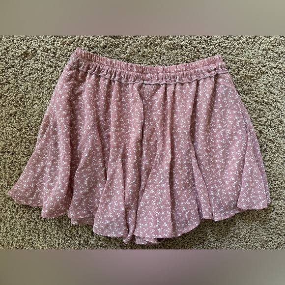 Pink Floral Shorts Size Small - Picture 3 of 3